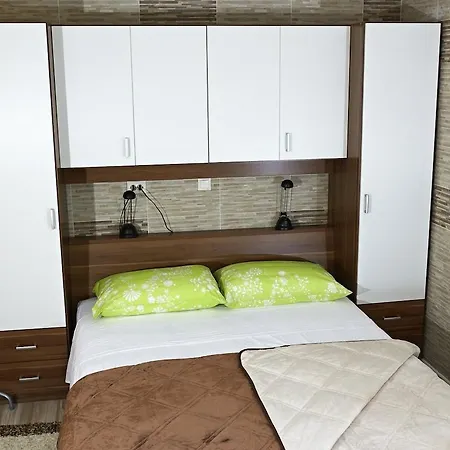 Guest house In Little House Marjan