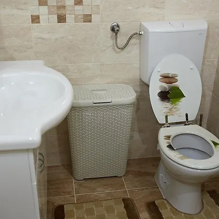 In Little House Marjan بيت ضيافة